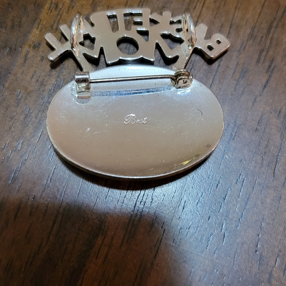 Vintage Basketball Mom Brooch/Pendant - Picture 3 of 3